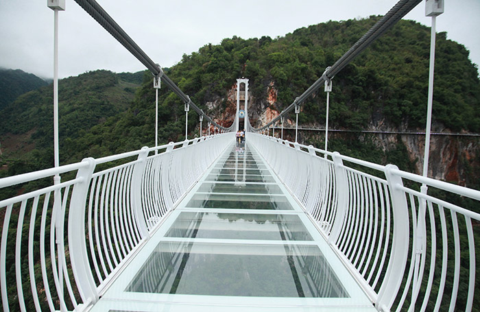 Trải nghiệm cây cầu kính Bạch Long