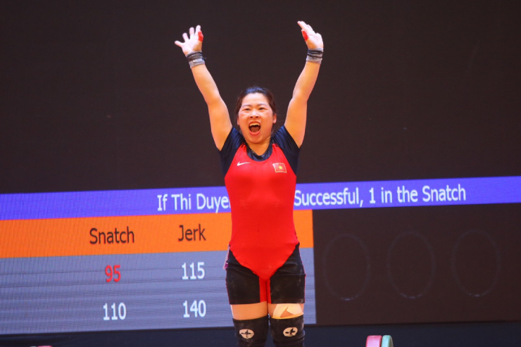Hoàng Thị Duyên phá kỷ lục SEA Games 31 ở nội dung cử giật