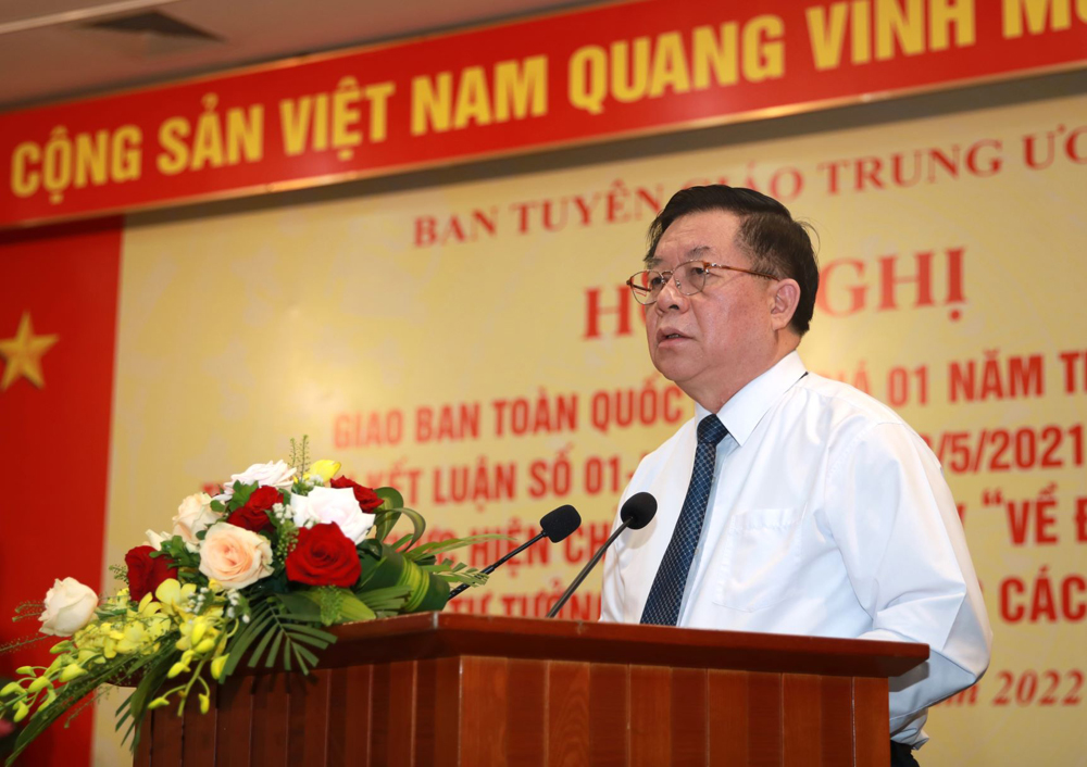 Phát huy vai trò nêu gương trong học và làm theo Bác