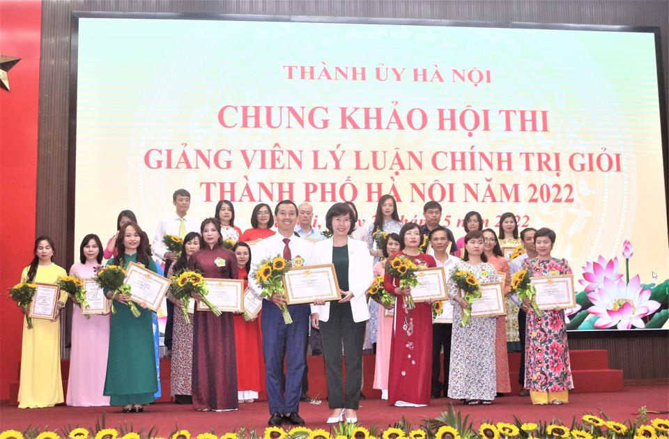 Chung khảo Hội thi giảng viên lý luận chính trị giỏi TP Hà Nội năm 2022