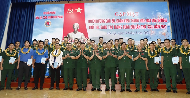 Tuyên dương cán bộ, đoàn viên đoạt giải thưởng Tuổi trẻ sáng tạo trong Quân đội