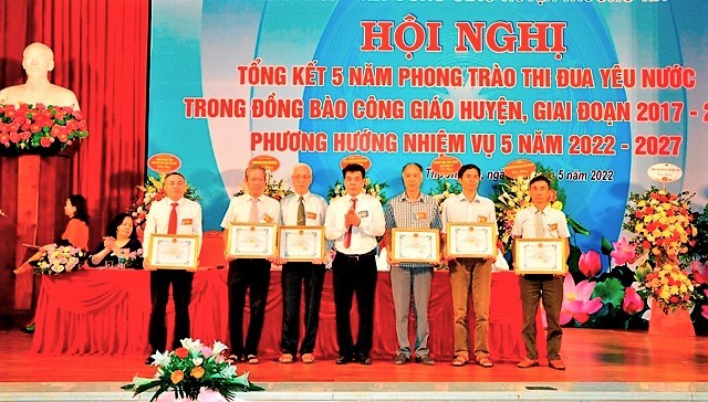 Đồng bào Công giáo tích cực thi đua yêu nước, xây dựng xứ đạo tiên tiến