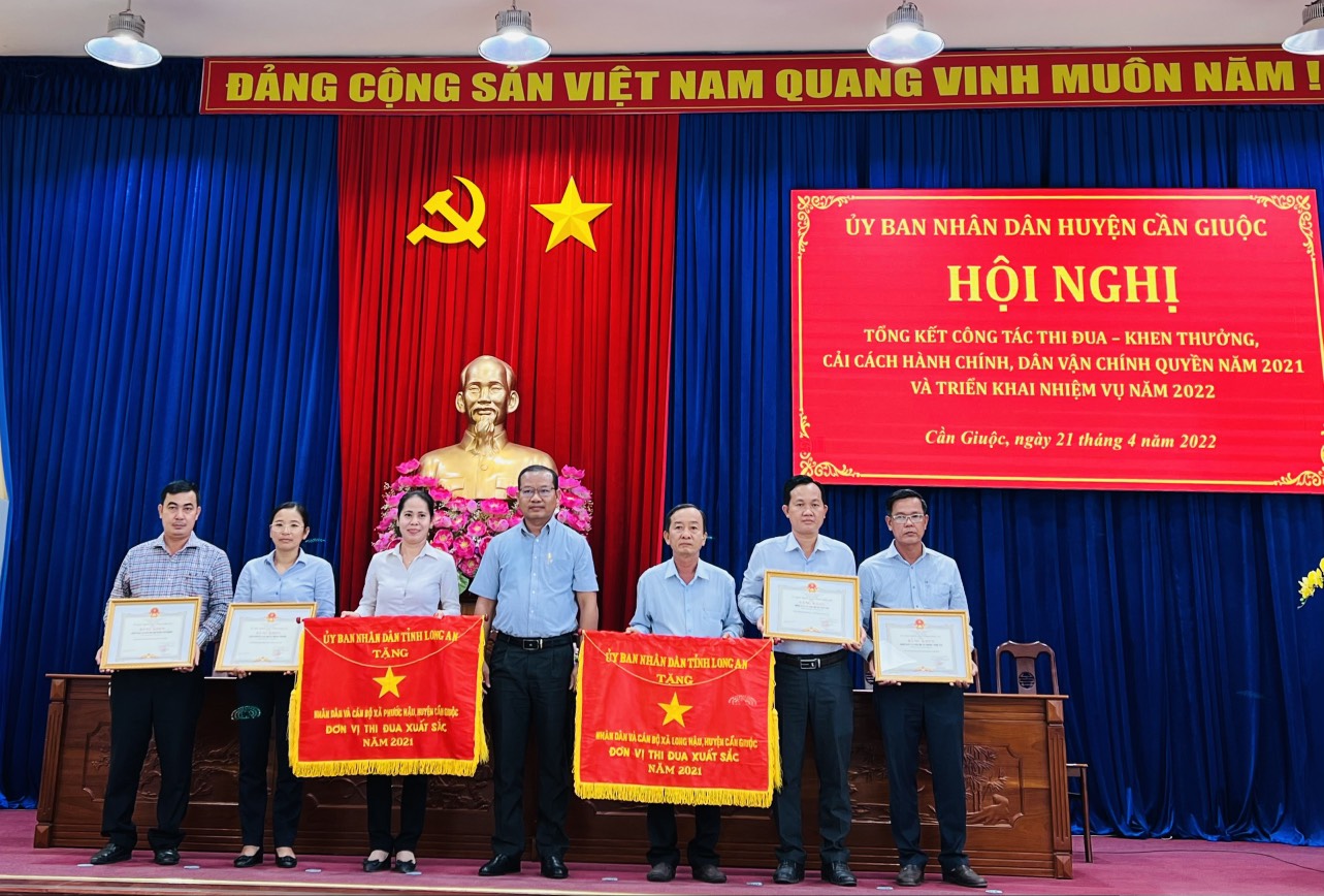 Cần Giuộc tạo nền tảng cho sự phát triển nhanh, toàn diện và bền vững
