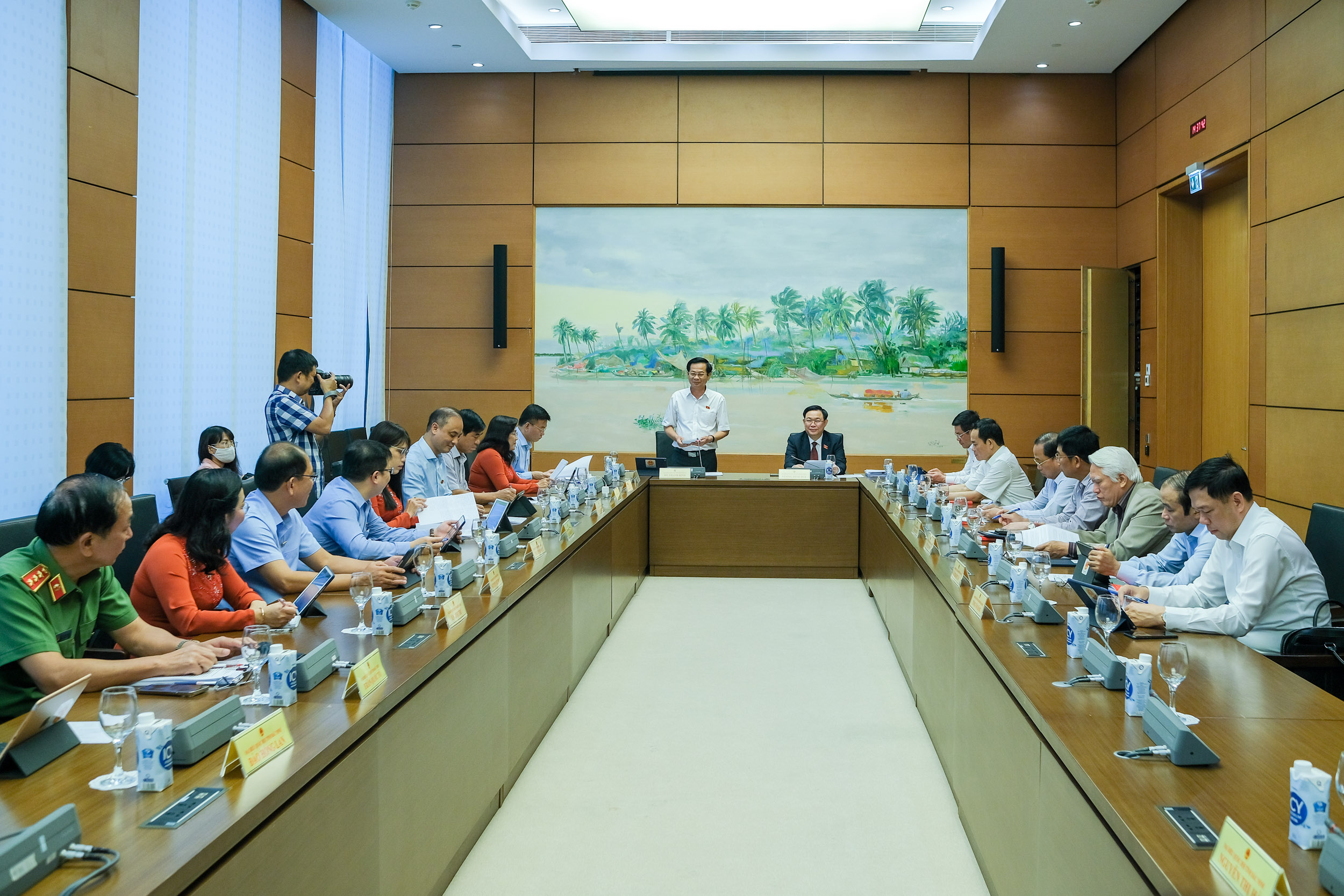 Hướng tới cơ chế đặc thù vùng để có tính liên kết, lan toả cao hơn