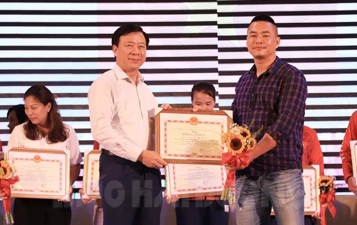 Hải Dương Khen thưởng các HLV, VĐV thành tích cao tại SEA Games 31