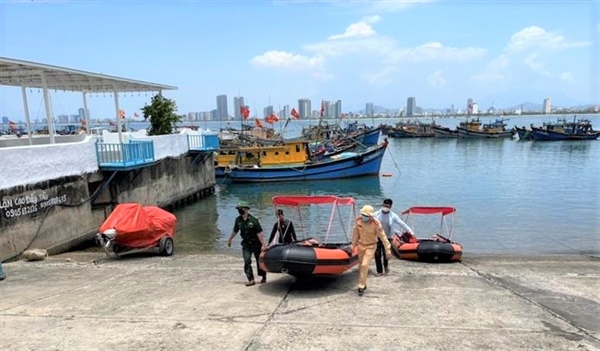 Xử phạt phương tiện vận chuyển chở khách du lịch lặn ngắm san hô trái phép