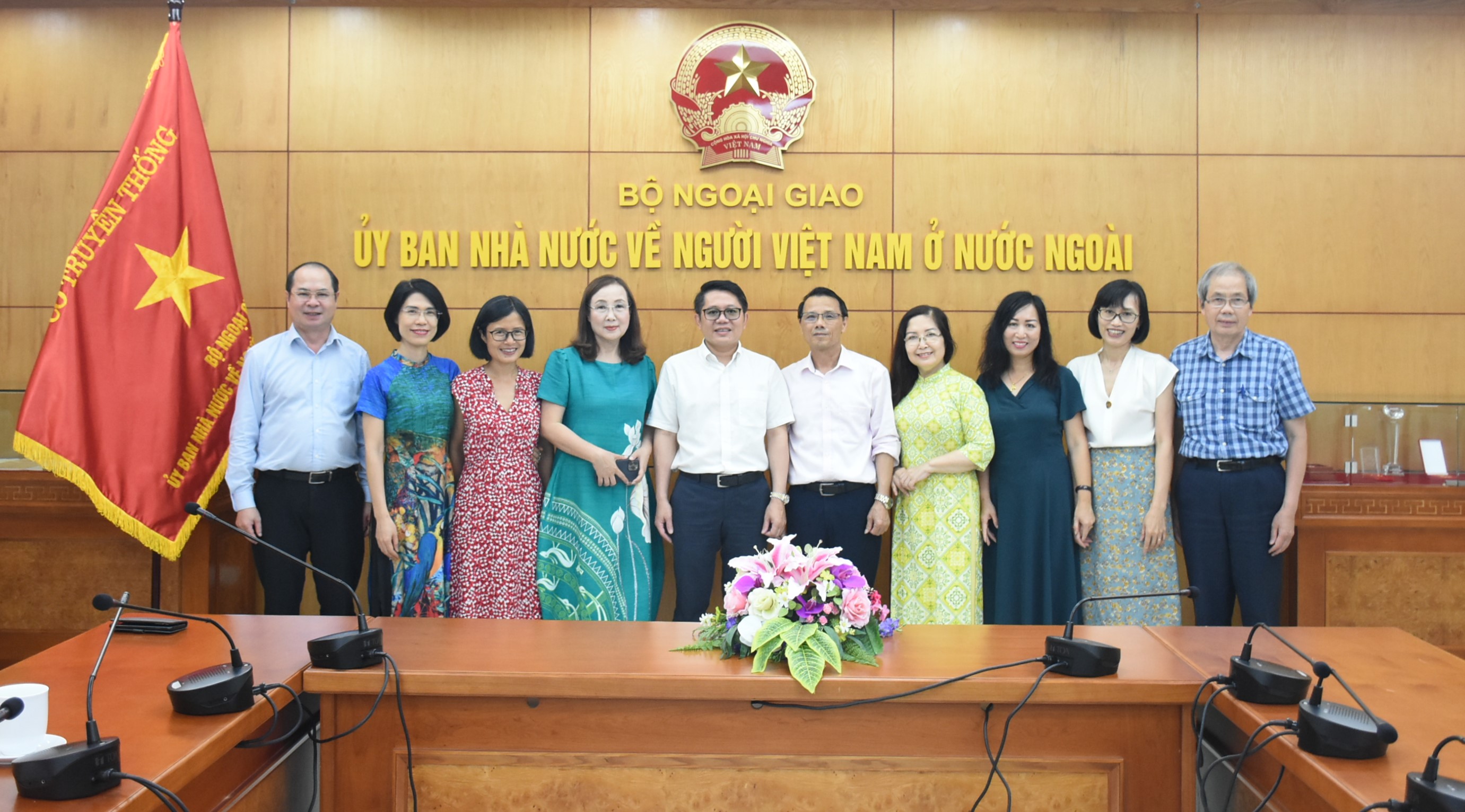 Gặp mặt đại diện lãnh đạo các hội, đoàn người Việt Nam ở nước ngoài