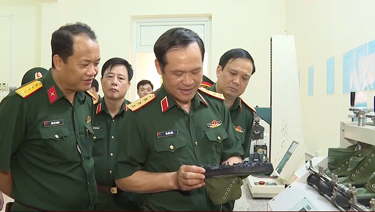 Đẩy nhanh tiến độ nghiên cứu Lễ phục mới của Quân đội nhân dân Việt Nam