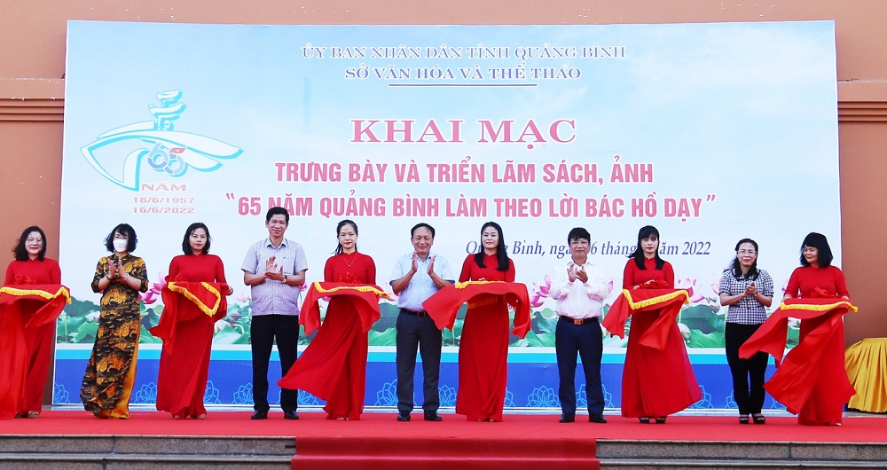 Triển lãm 65 năm Quảng Bình làm theo lời Bác Hồ dạy