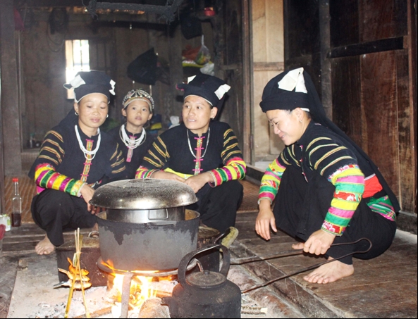 Bảo tồn, phát huy các giá trị văn hóa của người Lô Lô đen