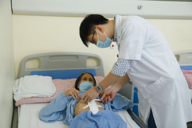 Phẫu thuật thành công loại bỏ u sau phúc mạc kích thước lớn