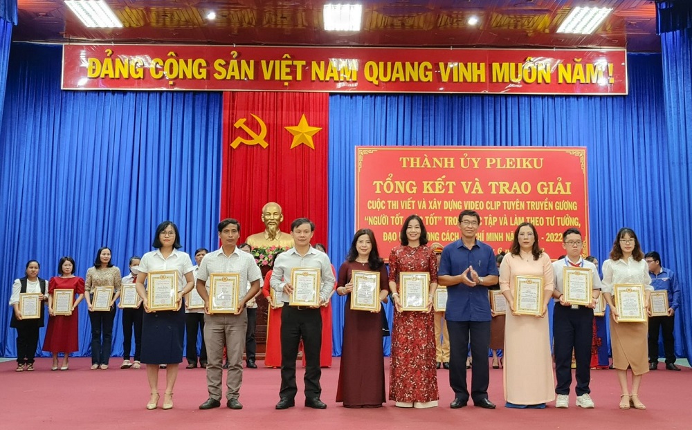 Pleiku Hơn 200 tác phẩm tham dự thi tuyên truyền học và làm theo Bác