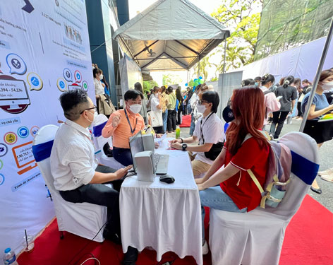 Gần 5 000 người tham gia Ngày hội Triển lãm Công nghệ và Tuyển dụng 2022
