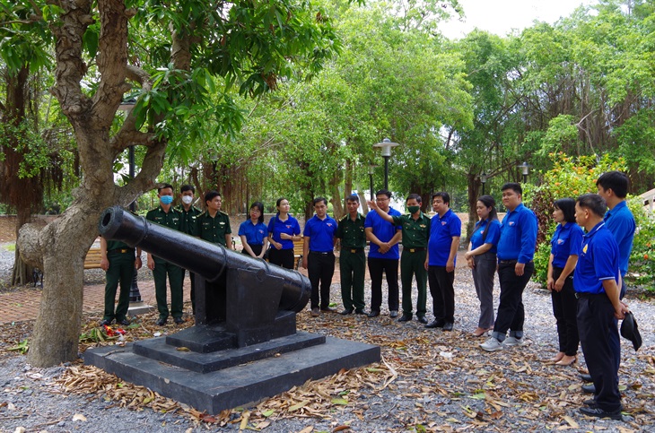 Sôi nổi các hoạt động hướng về biên giới, biển đảo