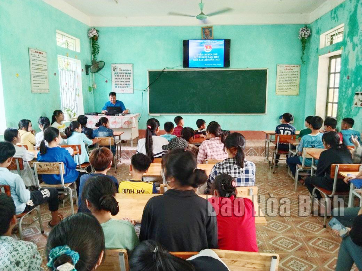 Hòa Bình Nhiều hoạt động hướng về biên giới, biển đảo