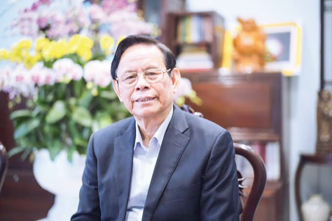 Lắng sâu cảm xúc về mẹ và đất nước trong thơ Nguyễn Hồng Vinh