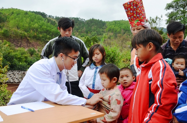 Đa dạng nguồn lực chăm sóc, giáo dục và bảo vệ trẻ em