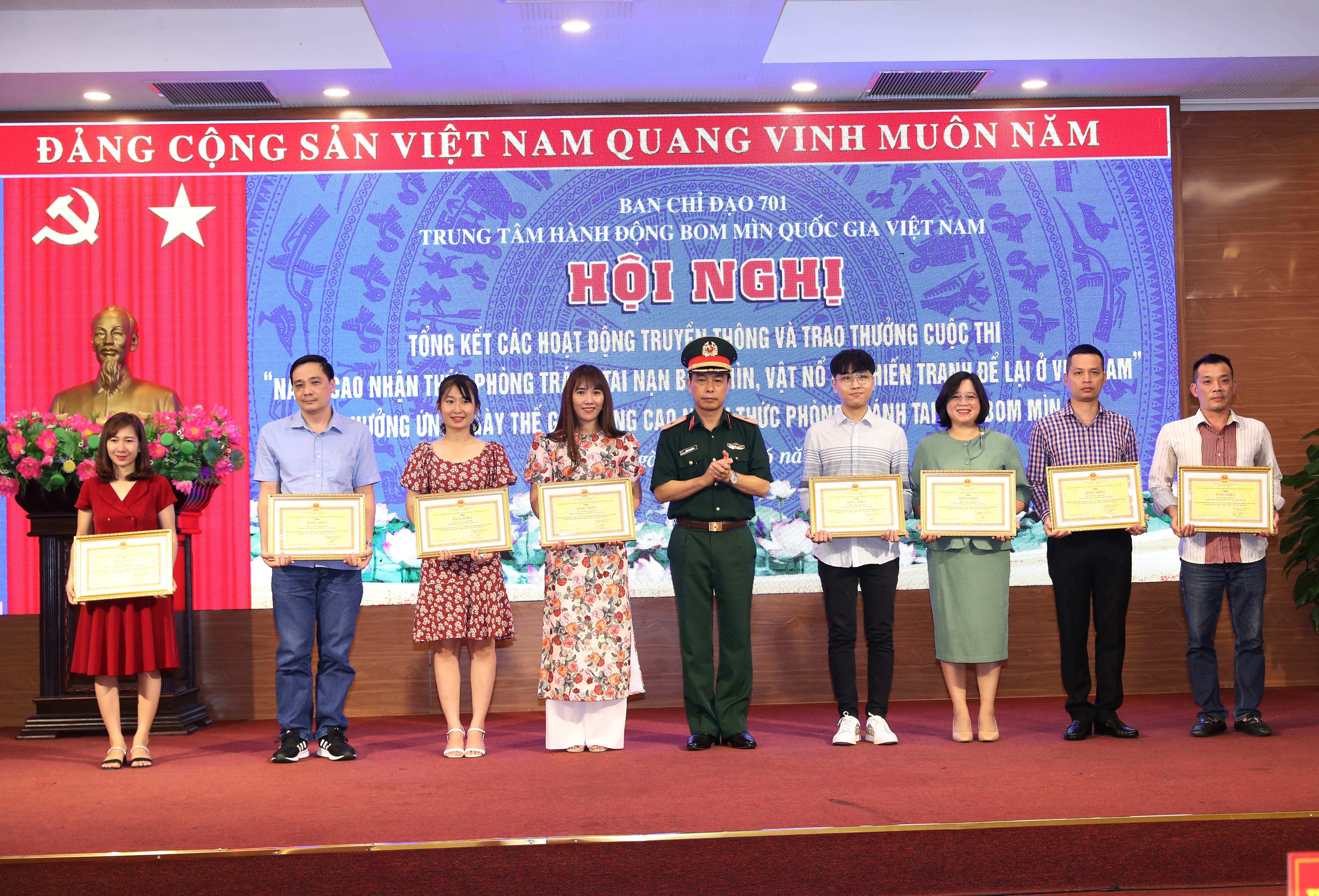 Đẩy nhanh tiến độ khắc phục hậu quả bom mìn ở Việt Nam