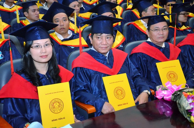 Hỗ trợ kinh phí học tập, nghiên cứu cho người học tiến sĩ trong nước