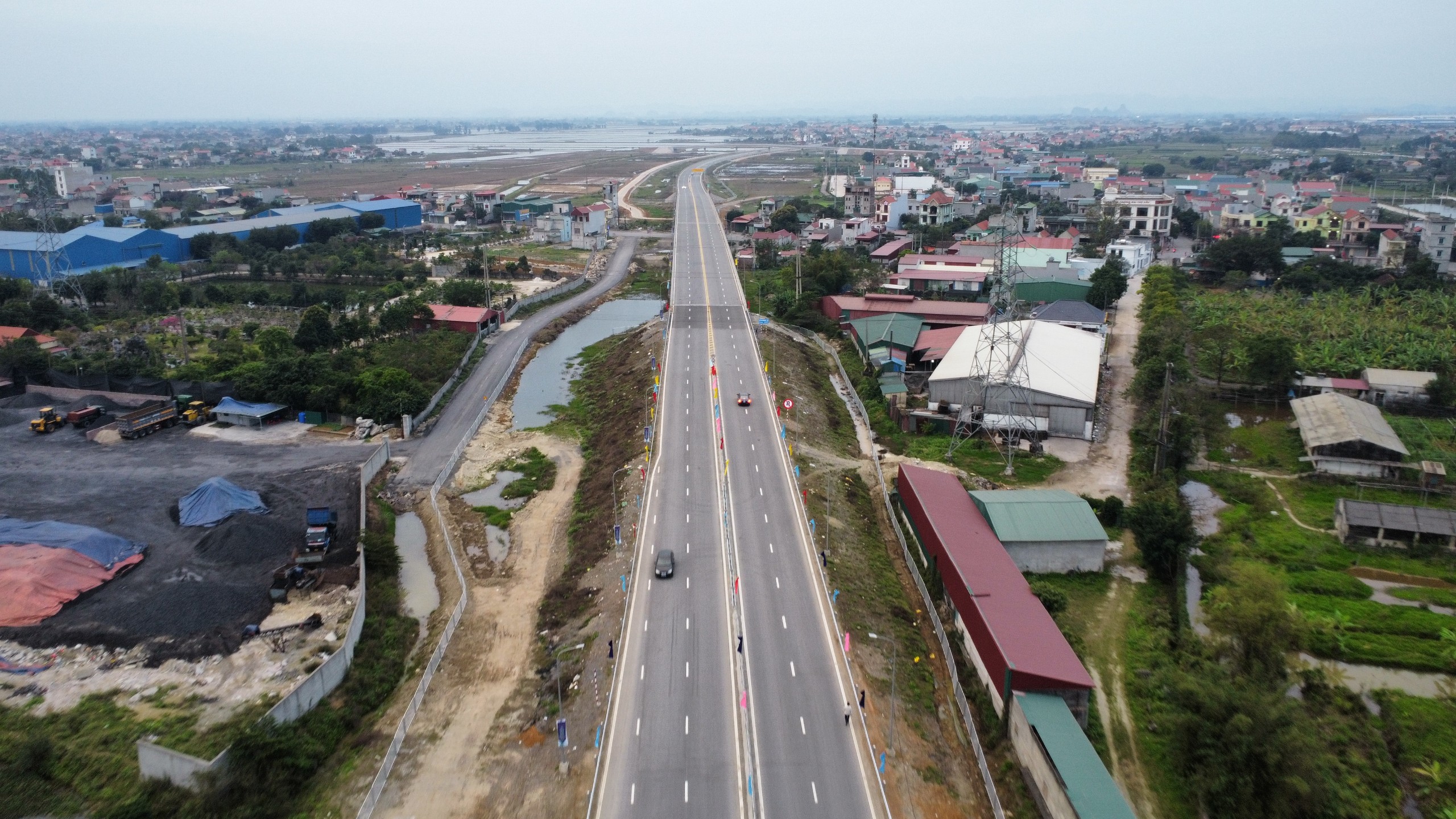 Đề xuất điều chỉnh nguồn chi 2022 sang chi trung hạn 2021 - 2025