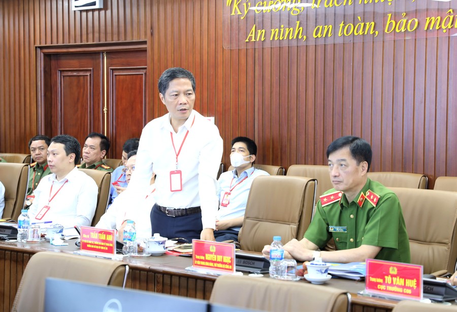 Trưởng Ban Kinh tế Trung ương thăm và làm việc tại Trung tâm Dữ liệu quốc gia về dân cư