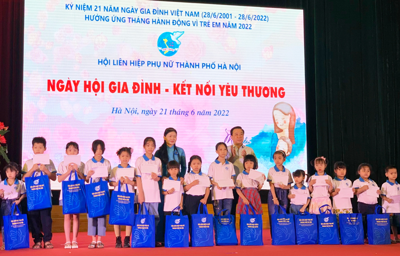 Đỡ đầu 389 trẻ em mồ côi có hoàn cảnh đặc biệt