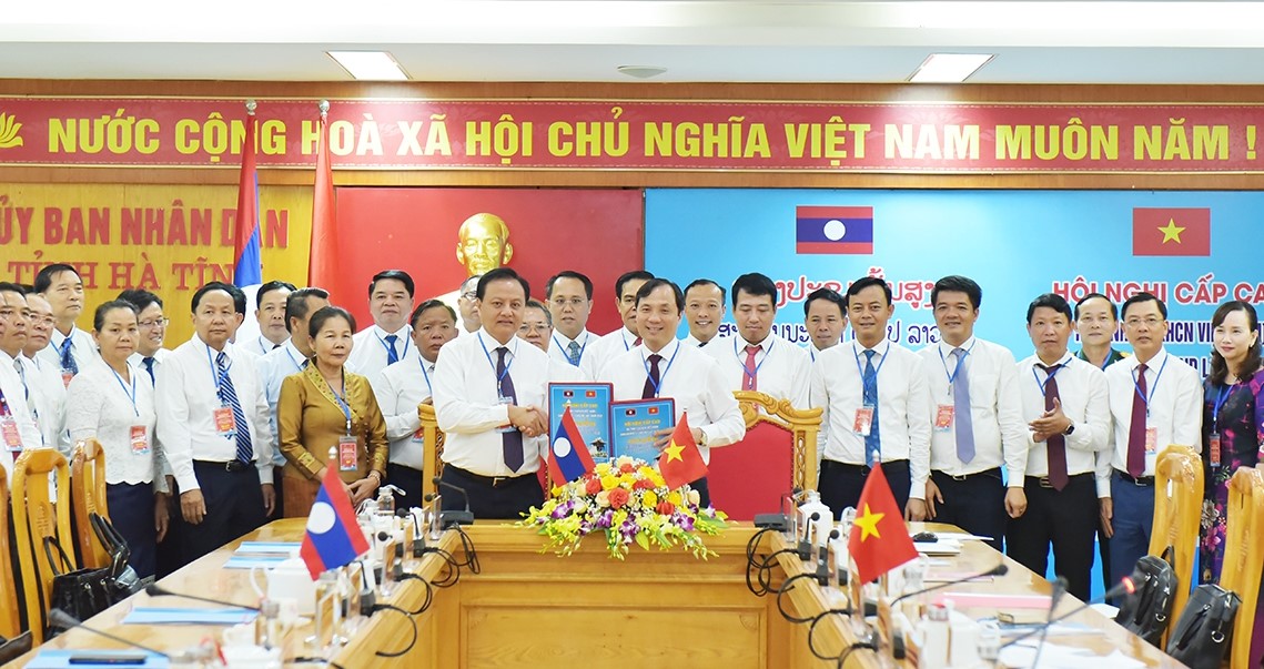 Thắt chặt quan hệ hữu nghị, hợp tác toàn diện giữa 2 tỉnh Hà Tĩnh và Savannakhet Lào