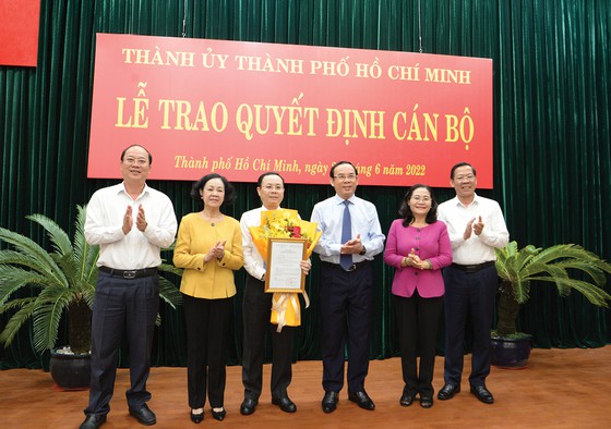 Đồng chí Nguyễn Văn Hiếu giữ chức Phó Bí thư Thành ủy TP Hồ Chí Minh