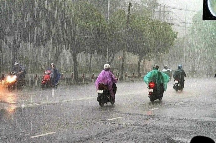 Bắc Bộ mưa rào và dông, Trung Bộ nắng nóng