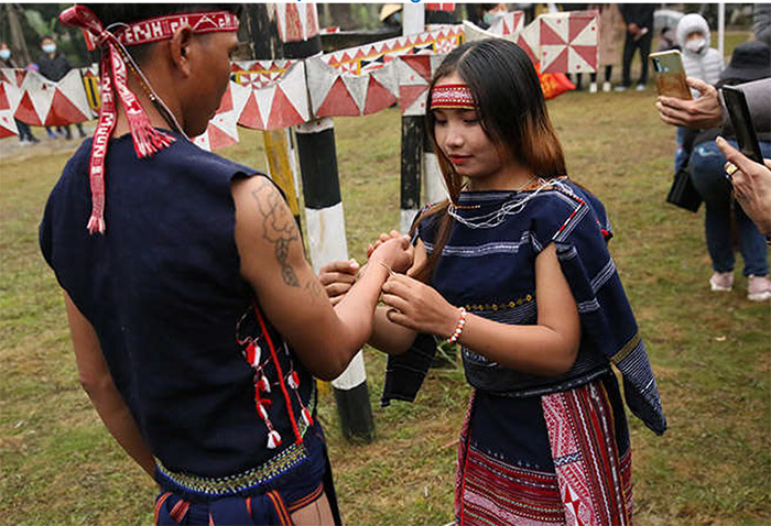 Tục cưới hỏi của người Ba Na