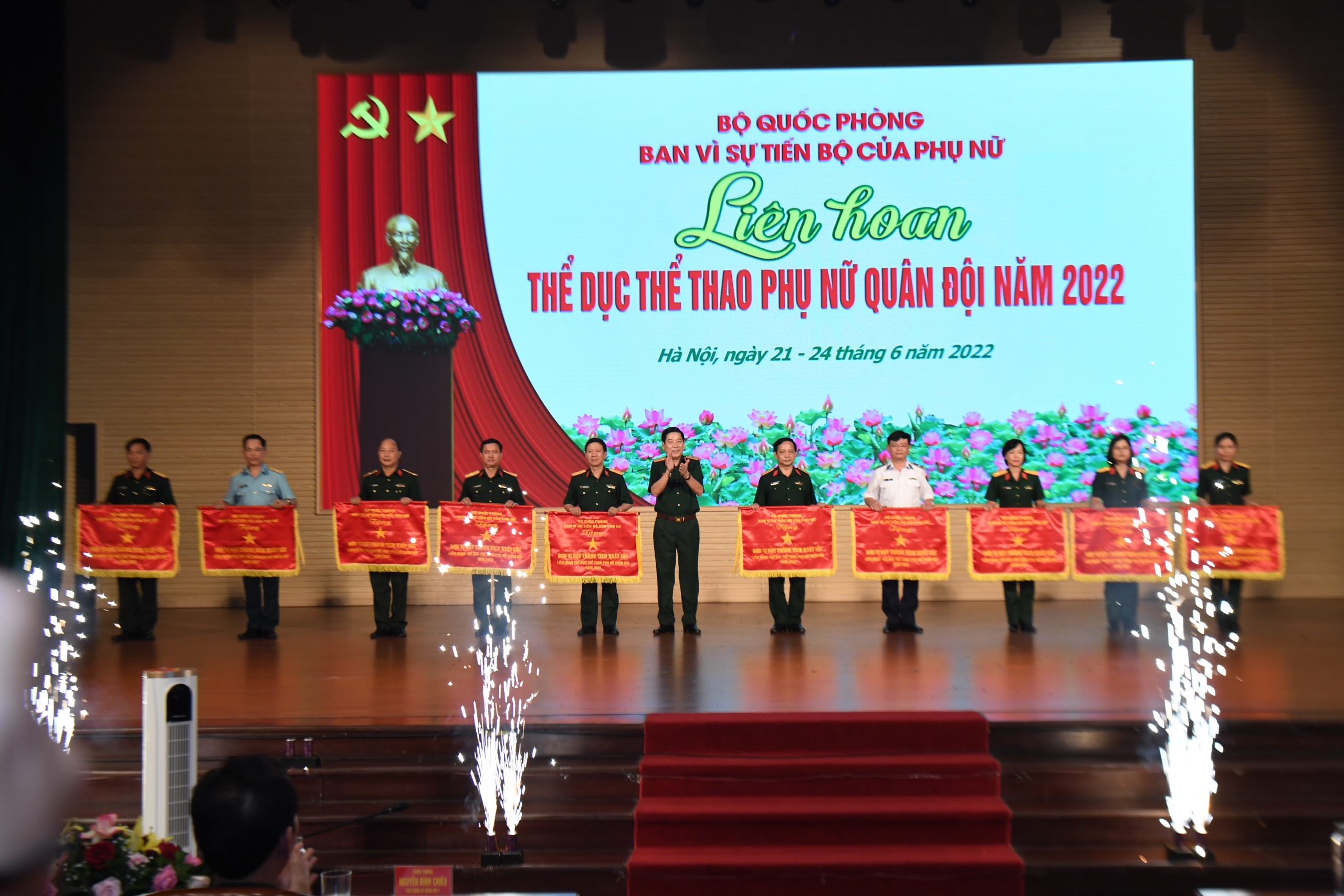 Phụ nữ quân đội trí tuệ, sáng tạo trong sự nghiệp xây dựng và bảo vệ tổ quốc