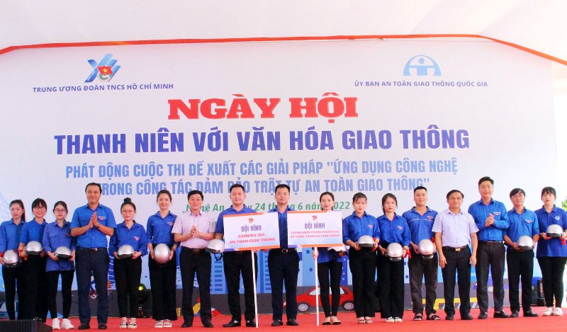 Ngày hội “Thanh niên với văn hóa giao thông”