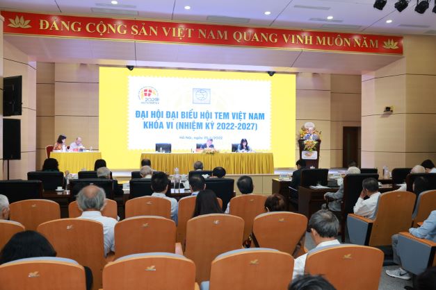 Bà Chu Thị Lan Hương được bầu làm Chủ tịch Hội Tem Việt Nam khóa VI
