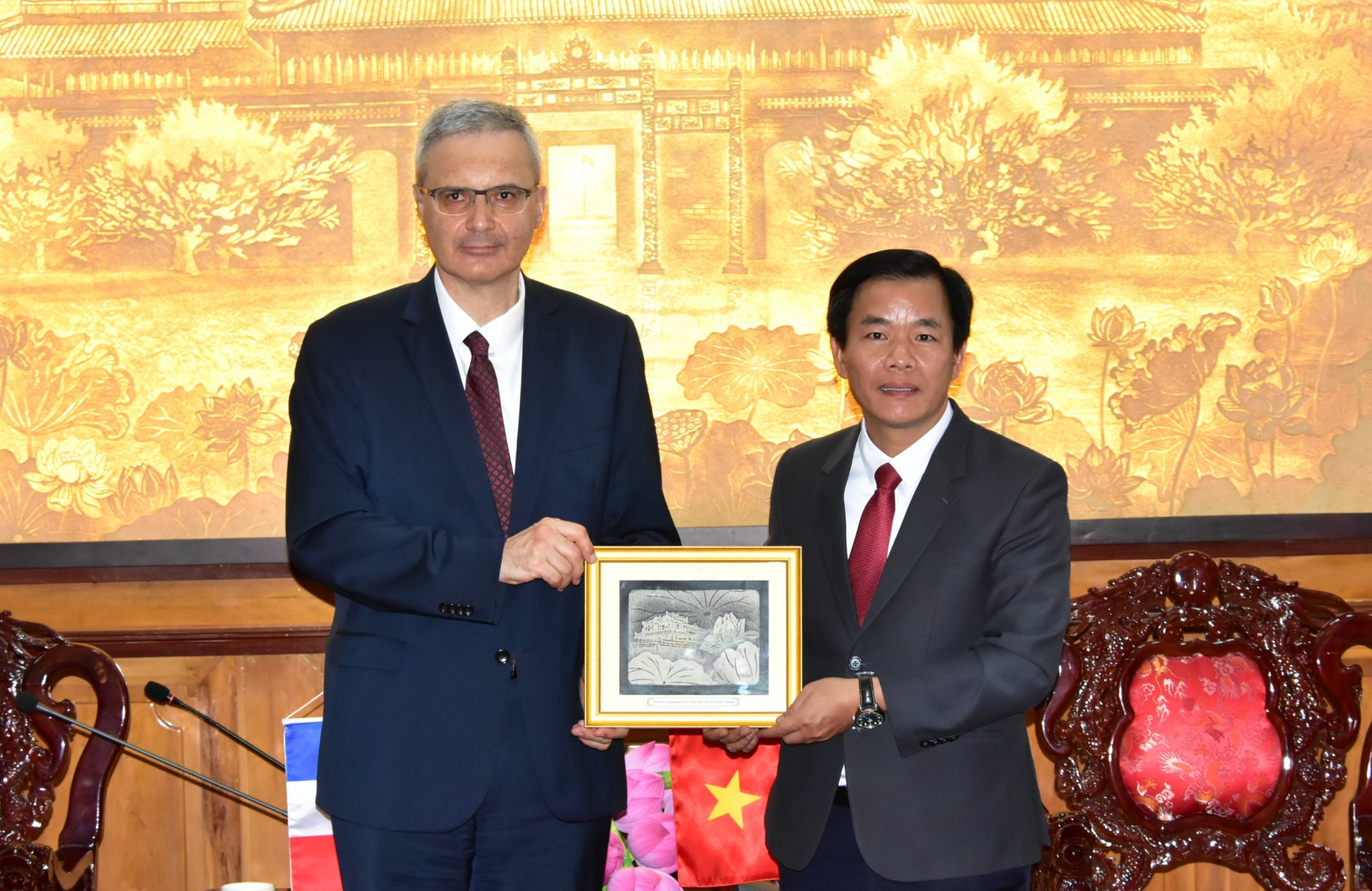 Tăng cường quan hệ hợp tác giữa tỉnh Thừa Thiên Huế và CH Pháp