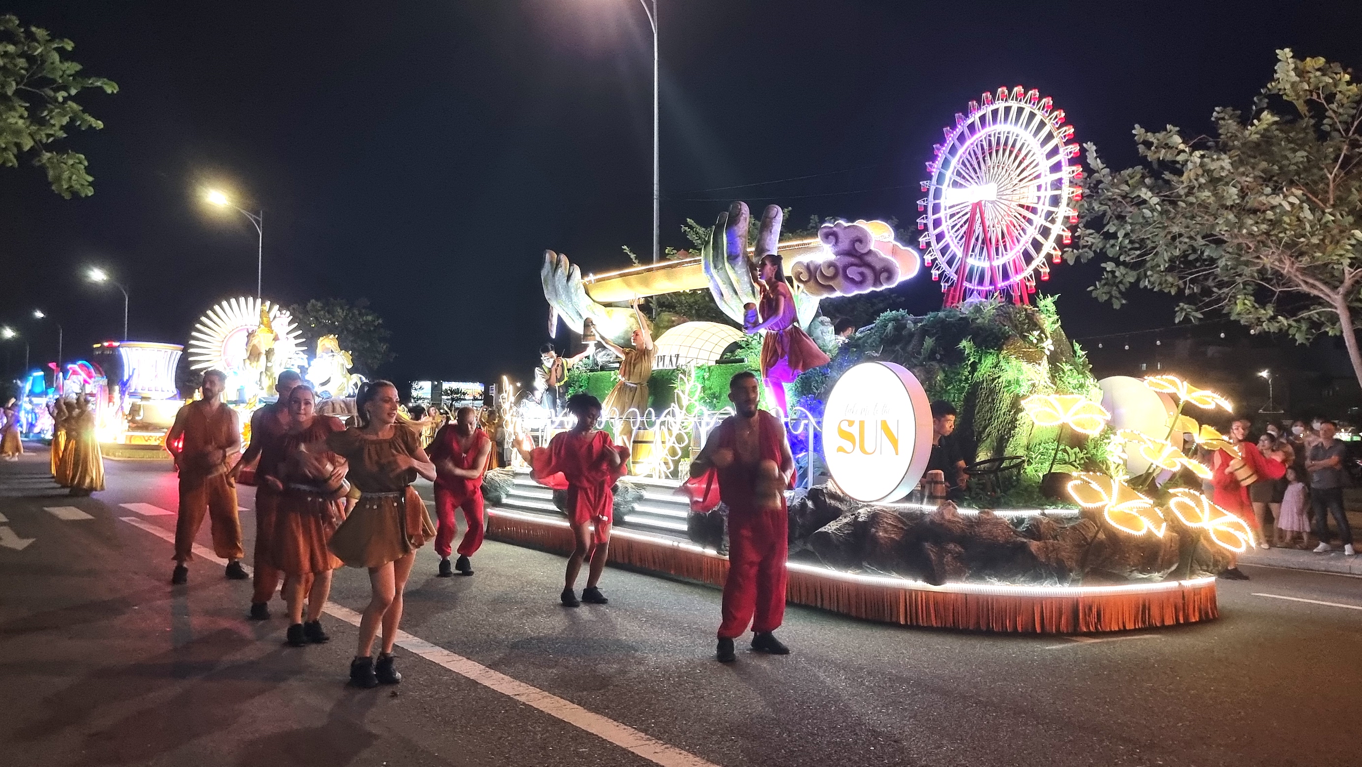 Đà Nẵng sôi động Carnival đường phố Sun Fest