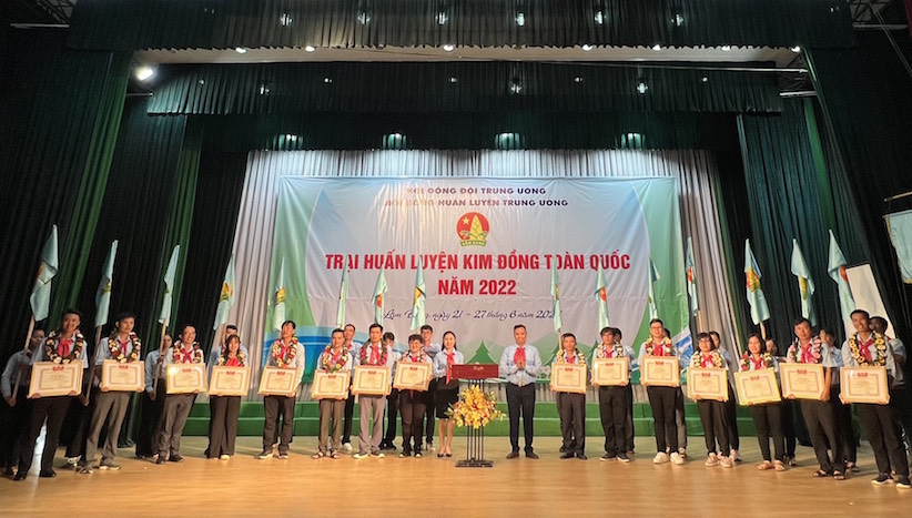 Chuẩn hóa đội ngũ huấn luyện viên và cán bộ phụ trách Đội các cấp