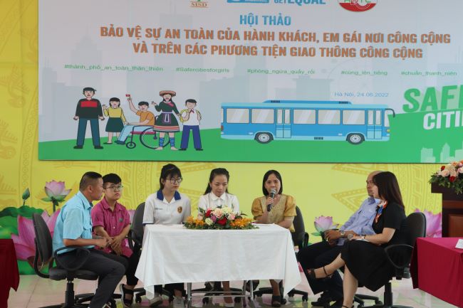 Chung tay bảo vệ sự an toàn của hành khách và em gái nơi công cộng