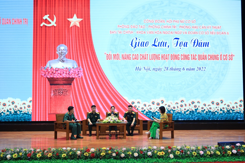 Đổi mới, nâng cao chất lượng hoạt động công tác quần chúng ở cơ sở