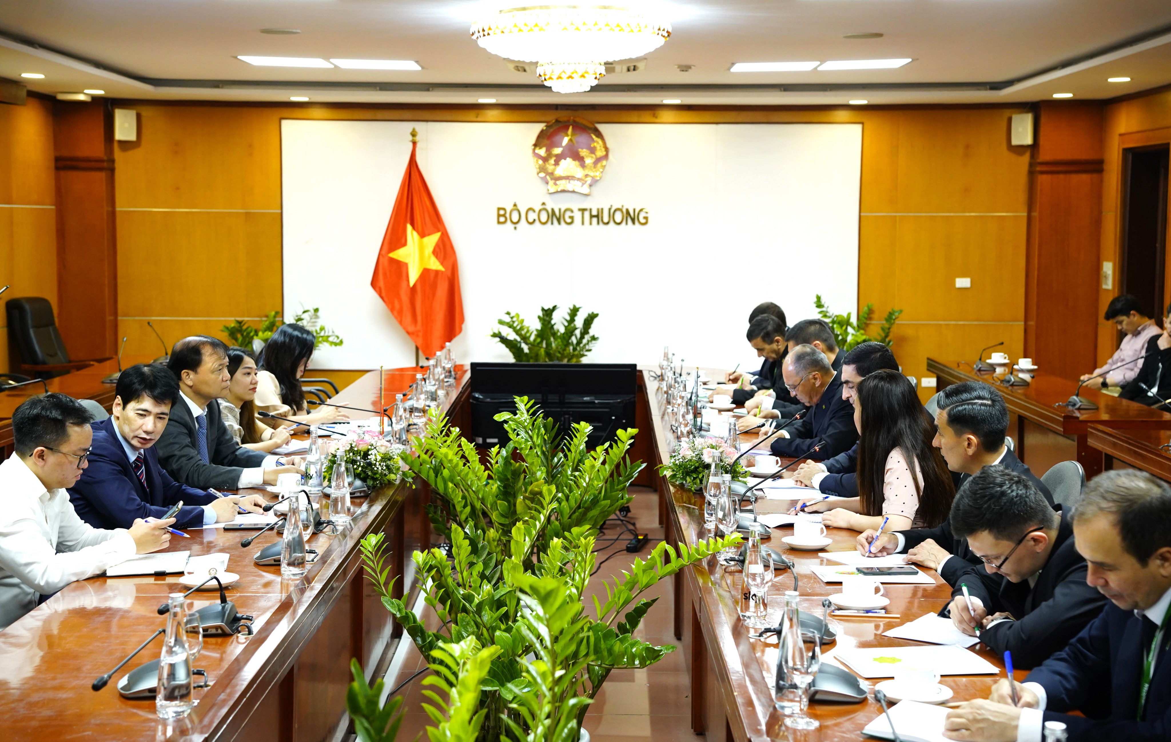 Thứ trưởng Bộ Ngoại giao Turkmenistan làm việc với Bộ Công Thương