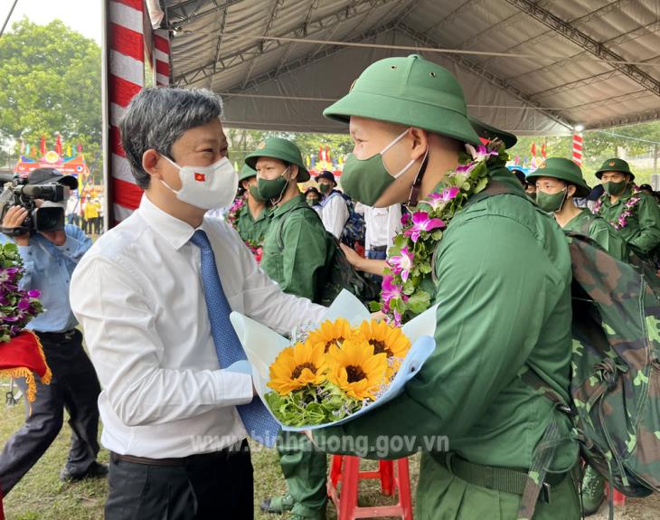 Bình Dương Hoàn thành 100 chỉ tiêu gọi công dân nhập ngũ năm 2022 cả 3 cấp