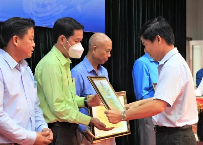 Đẩy mạnh tuyên truyền, phổ biến các chính sách, pháp luật và kiến thức về an toàn, vệ sinh lao động