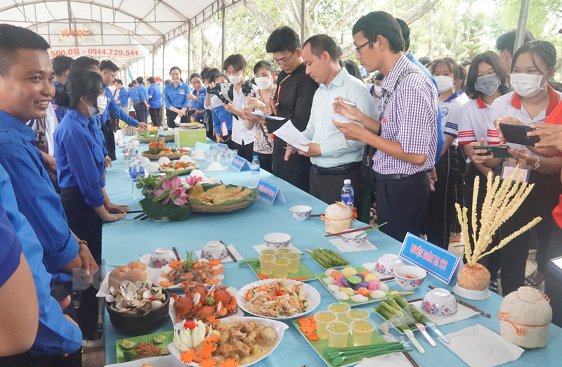 Nhiều hoạt động chào mừng 30 năm Ngày hội truyền thống văn hóa tỉnh Bến Tre