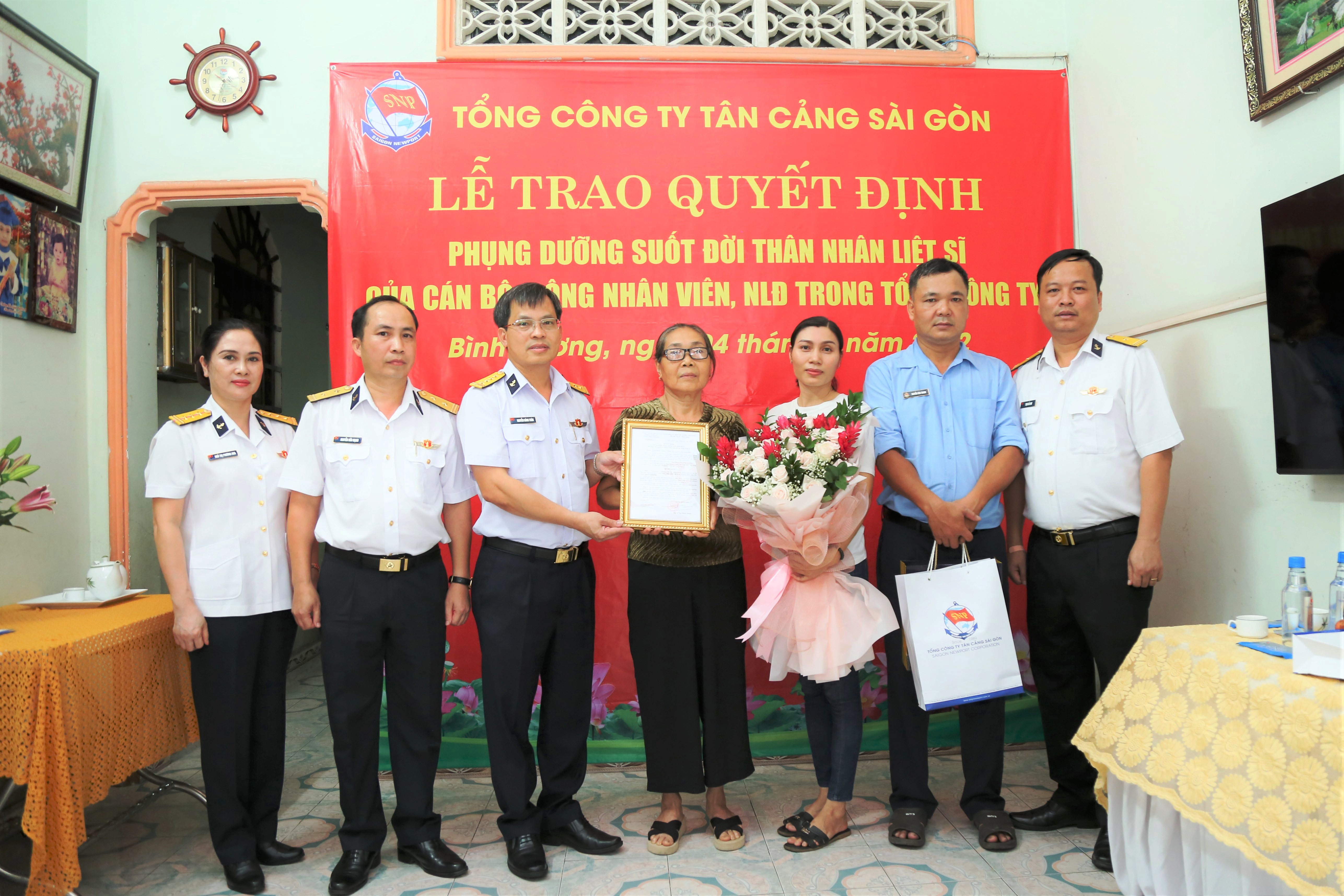 Tân Cảng Sài Gòn nhận phụng dưỡng suốt đời thân nhân liệt sĩ tại Bình Dương