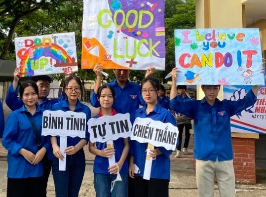 Gần 5 500 tình nguyện viên Thủ đô tham gia Tiếp sức mùa thi