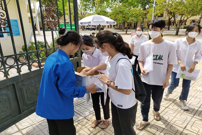 Tiếp thêm sức mạnh, đồng hành cùng thí sinh thi tốt nghiệp THPT 2022
