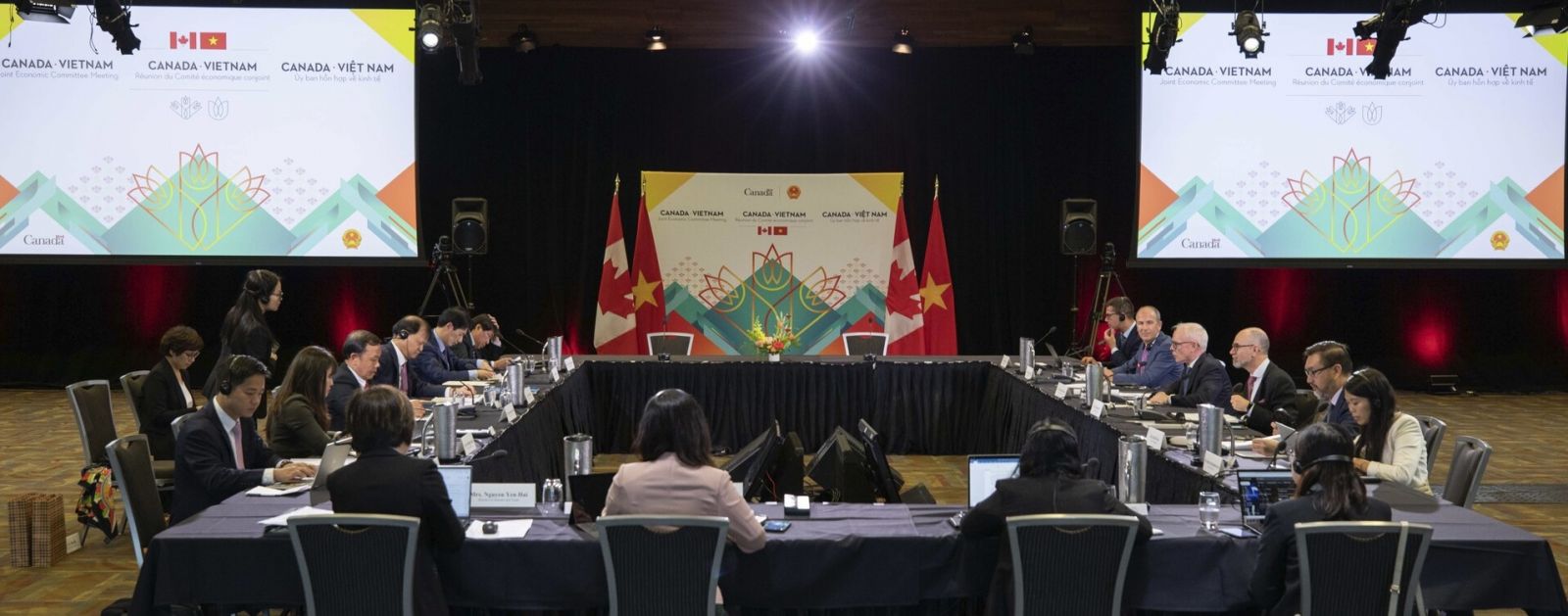 Kỳ họp thứ I của Ủy ban hỗn hợp về Kinh tế giữa Việt Nam – Canada