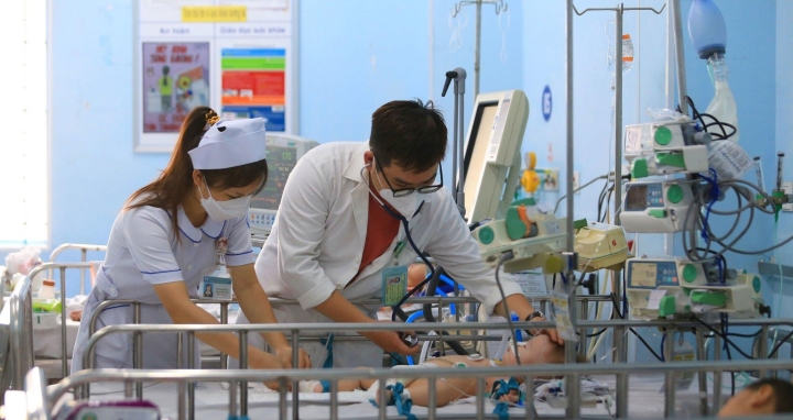 Số ca mắc COVID-19 và sốt xuất huyết có thể tăng, bùng phát trên diện rộng