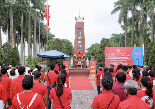 “Hành trình tri ân” đến với các gia đình chính sách, người có công tại Hà Nội, Hà Giang