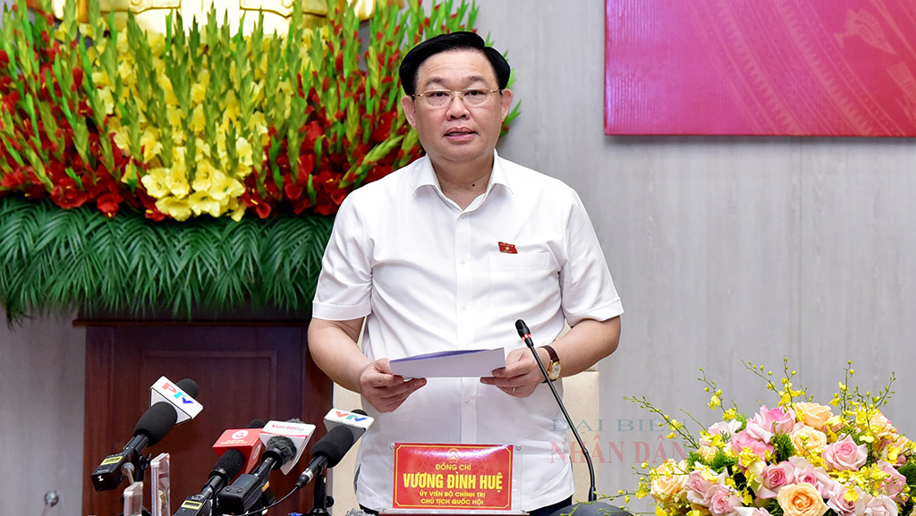Chủ tịch Quốc hội Phú Thọ cần phát triển kinh tế trên nền tảng văn hoá và truyền thống riêng
