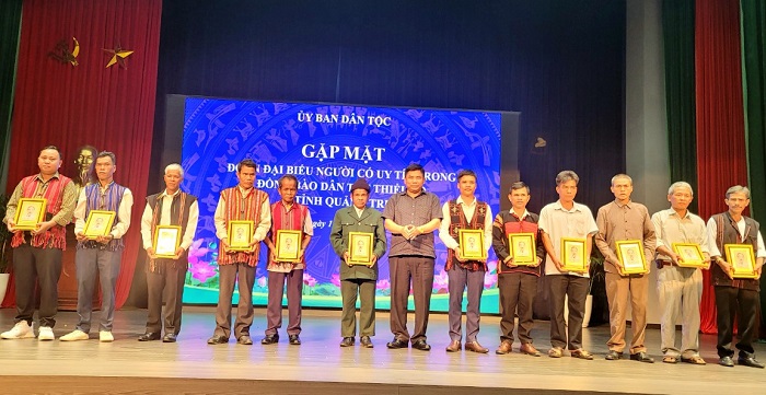 Ủy ban Dân tộc gặp mặt những Người có uy tín trong đồng bào DTTS tỉnh Quảng Trị